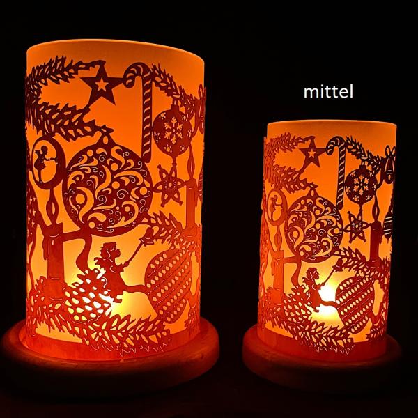 Charistbaumkugeln mittel Windlicht